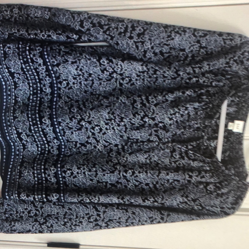 GAP navy print blouse